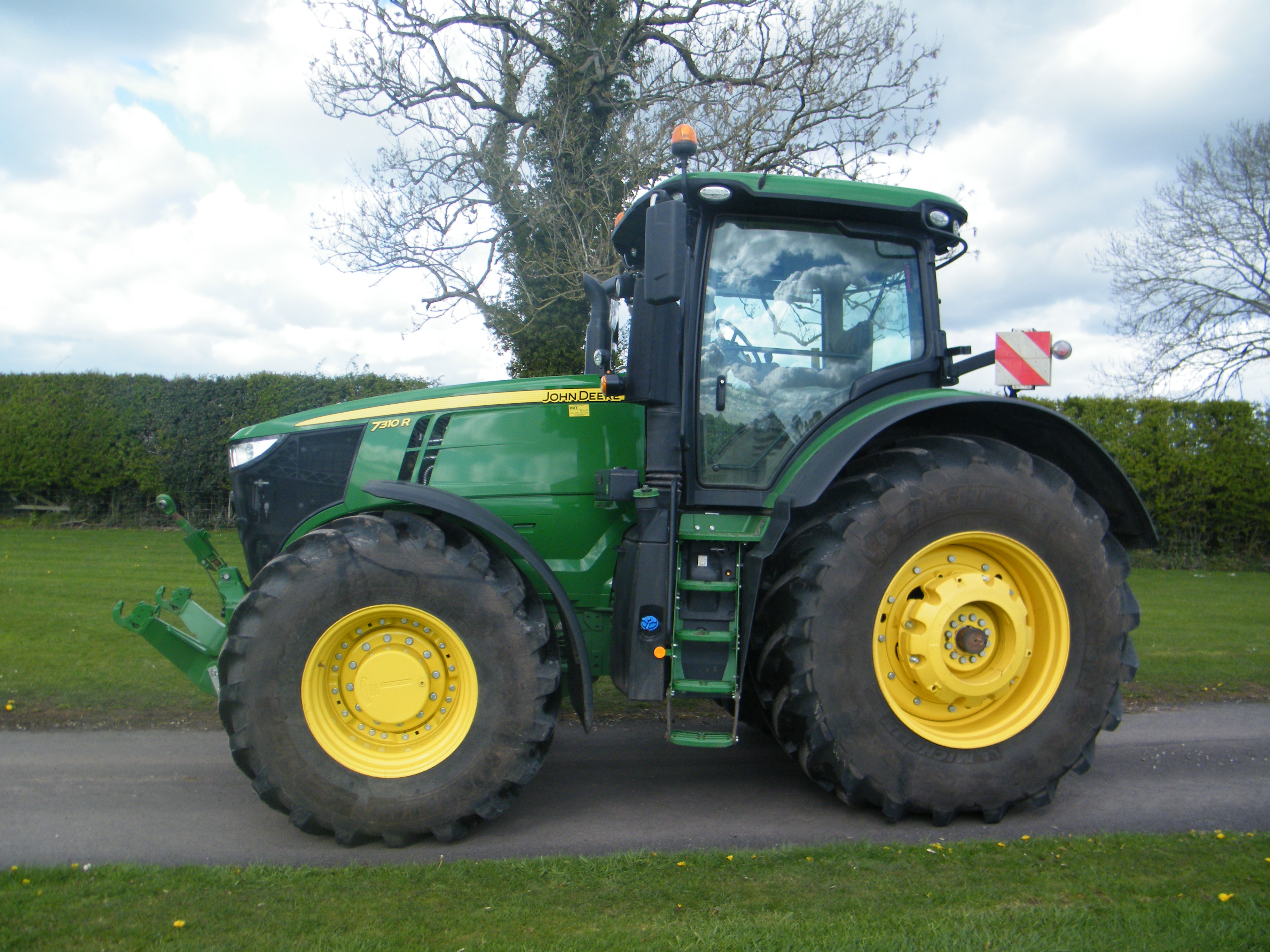 JOHN DEERE 7310R